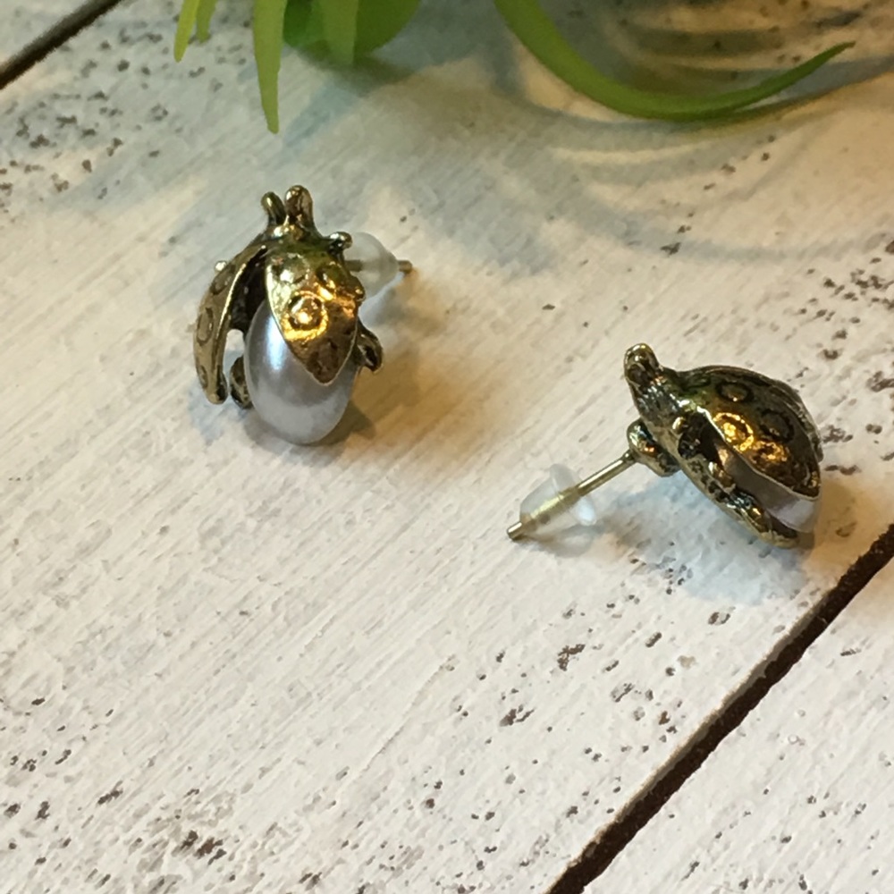 Lady bug Earrings - Picture 6 of 8